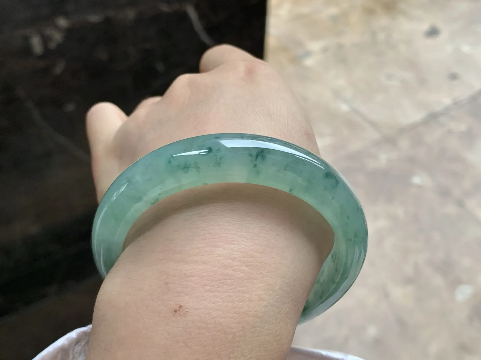 57.5-12.7-8.5

蓝花手镯^_^种水足 飘花灵韵