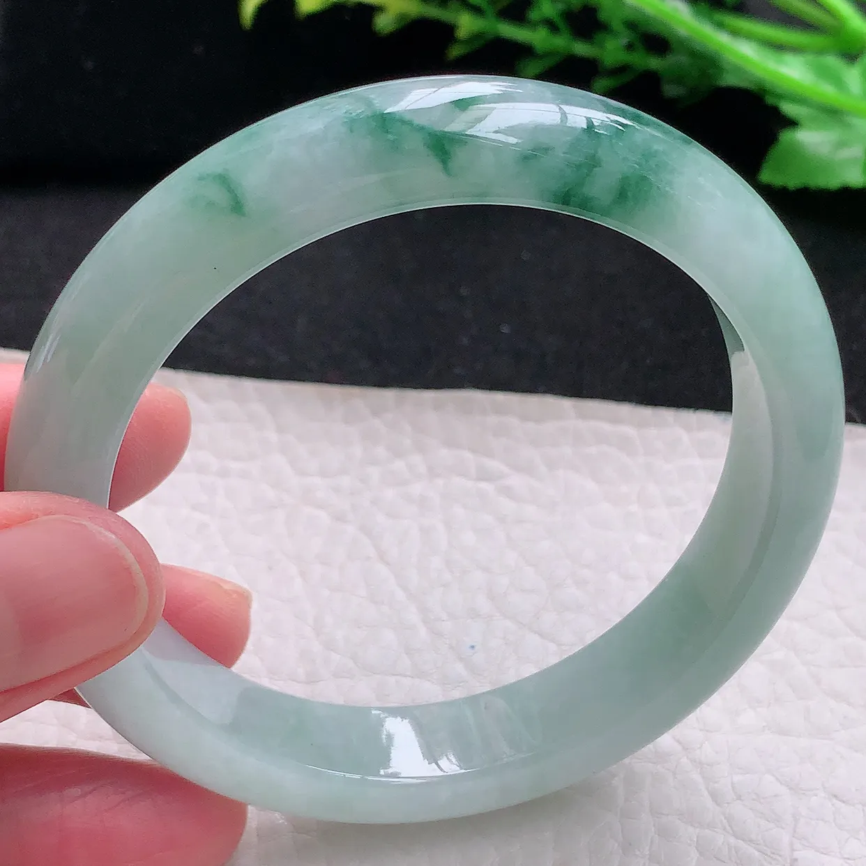 hy自然光58*12*8.5平安镯天然缅甸翡翠冰飘花正圈宽边玉镯子