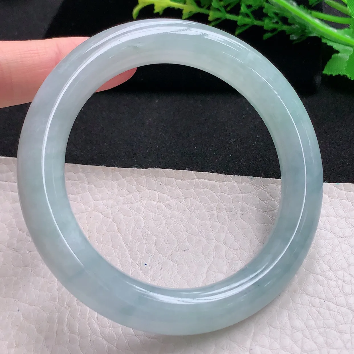 Nc大圈口61.5*11.5*11.8胖圆镯 天然缅甸翡翠a 货清爽冰胶圆条大气玉镯子