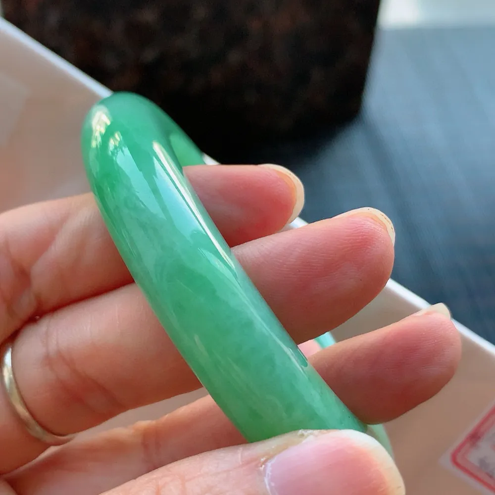 正圈满绿 微纹 尺寸:54.5/12.1/10.3 满色