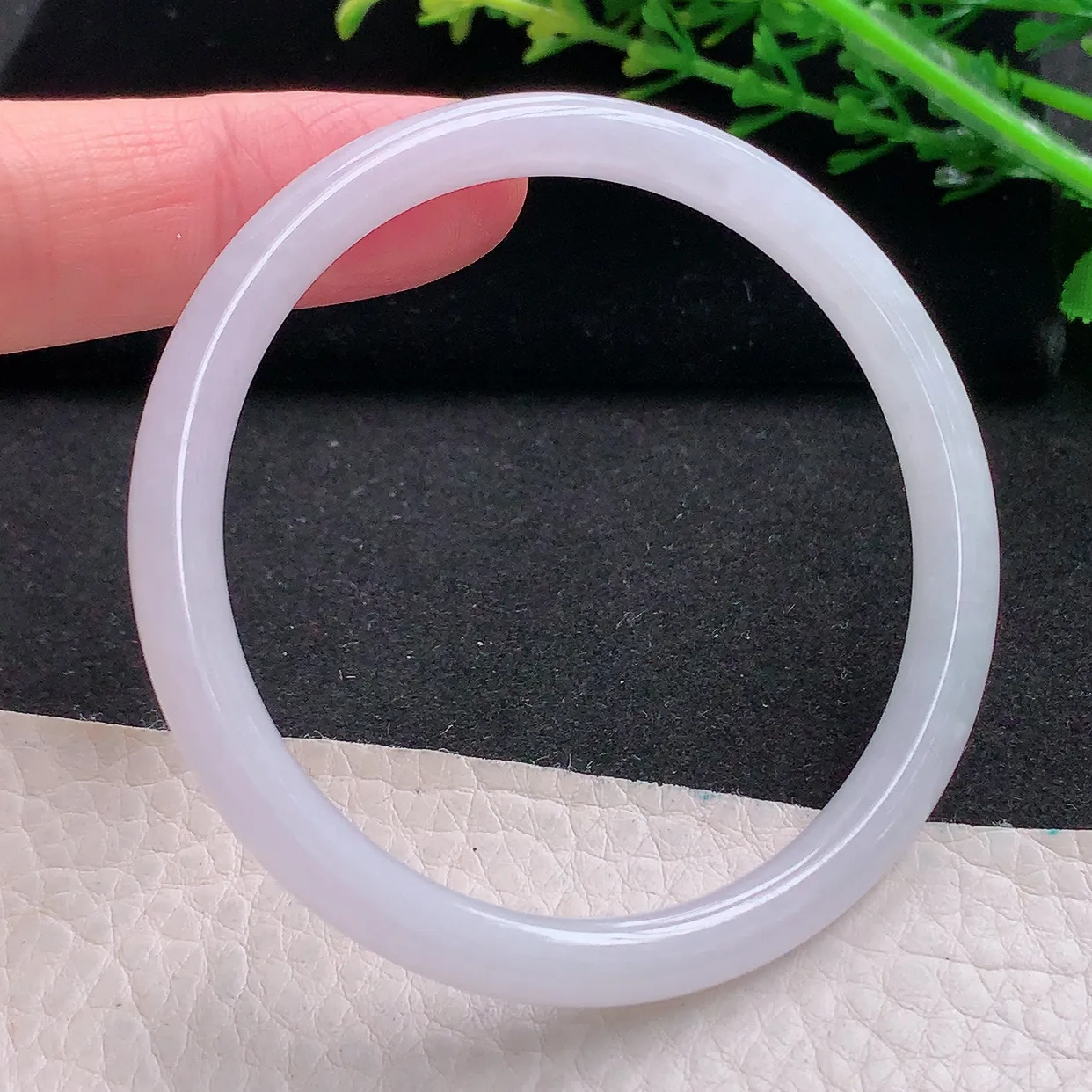 Nc自然光54*5.8*6.3叮当镯 天然缅甸翡翠a 货白月光圆条玉镯子