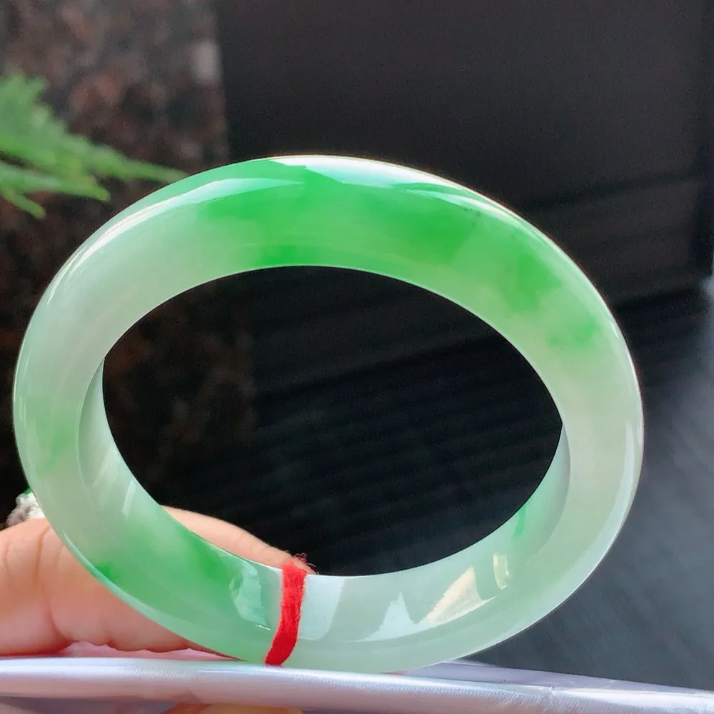 正圈冰阳绿 无瑕 尺寸:54.5/12.9/8.6 色阳