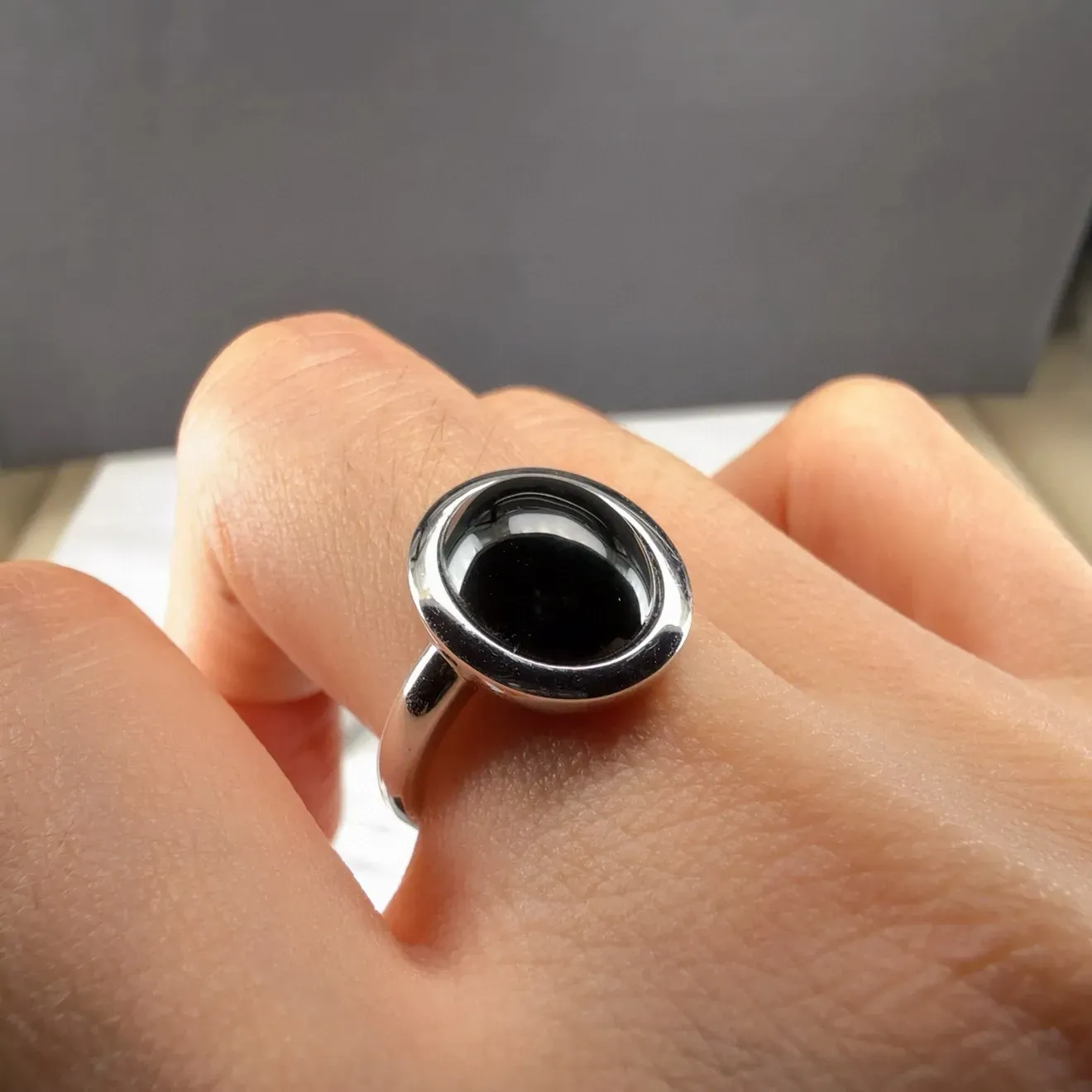 精品18k墨翠白金女戒 种好色正 黑度极好 打灯通透 油性十足 尺寸14