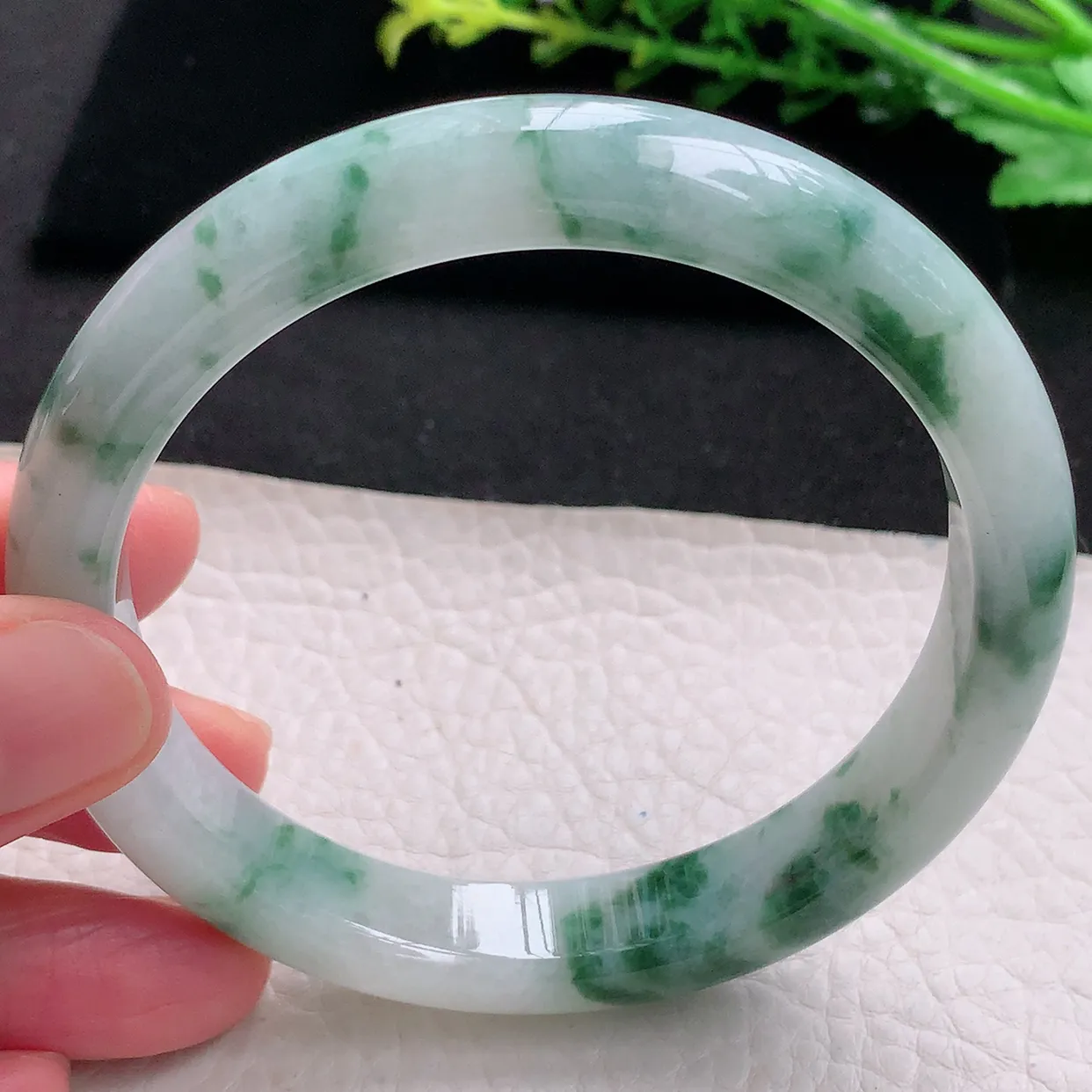 ll大圈口63*12*8.2平安镯 天然缅甸翡翠a 货冰飘花大气宽边玉镯子 玉手环