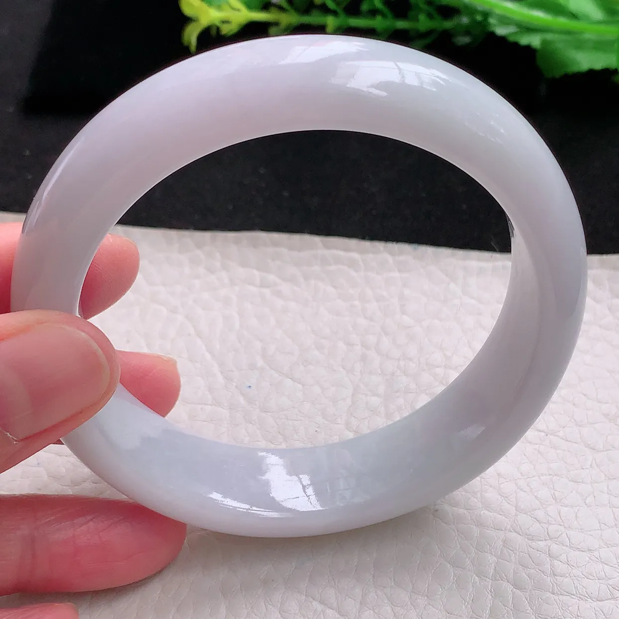 hh大圈口62*16*9轮胎镯 天然缅甸翡翠白月光大气宽边玉镯子