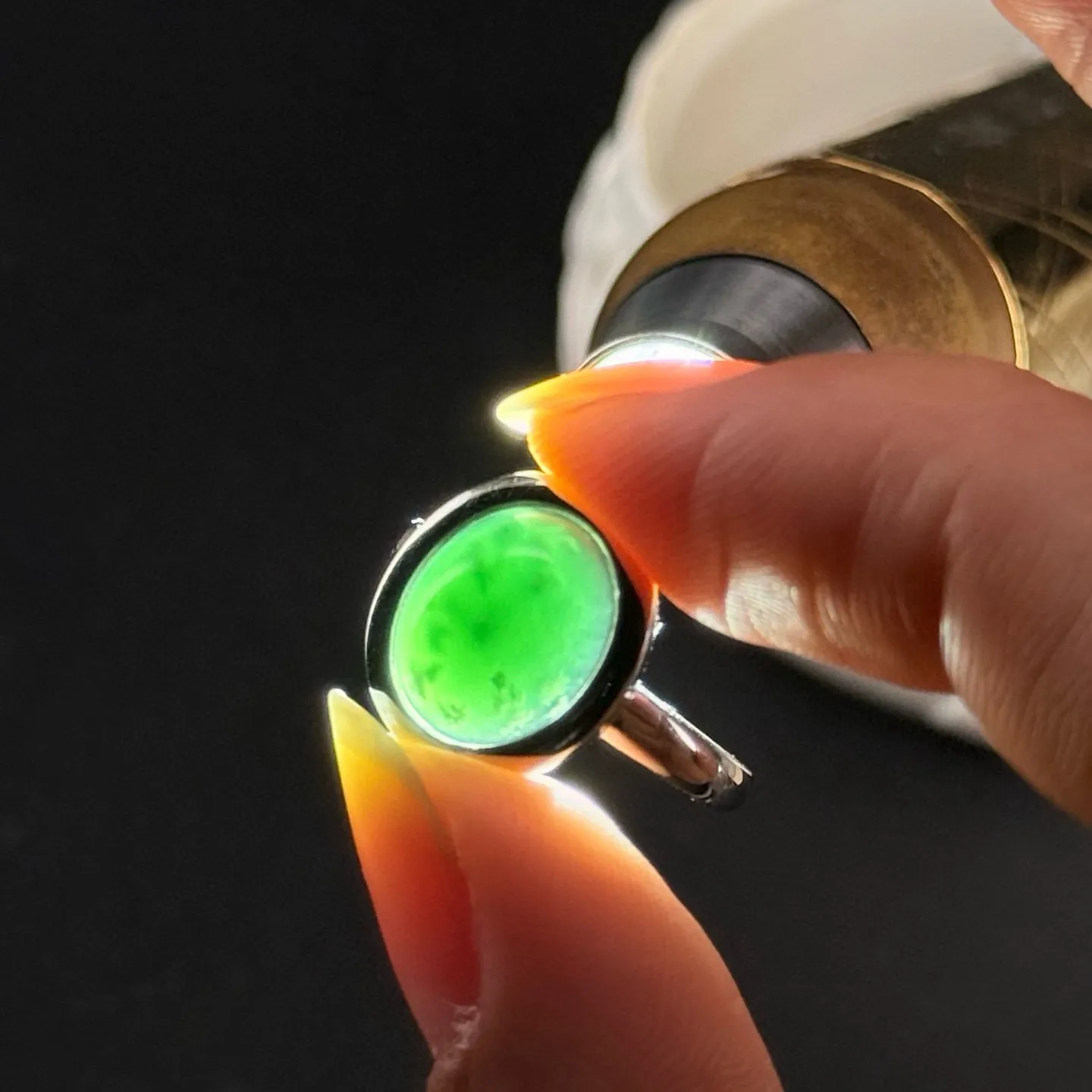 精品18k墨翠白金女戒 种好色正 黑度极好 打灯通透 油性十足 尺寸14