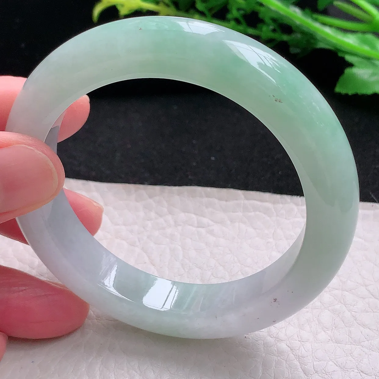 hy自然光54*12.3*9.3平安镯天然缅甸翡翠半山水浅绿正圈宽边玉镯子