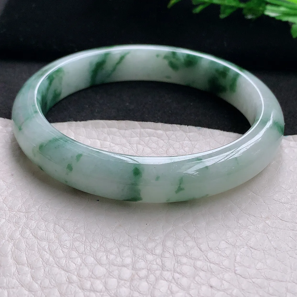 ll大圈口63*12*8.2平安镯 天然缅甸翡翠a 货冰飘花大气宽边玉镯子 玉手环