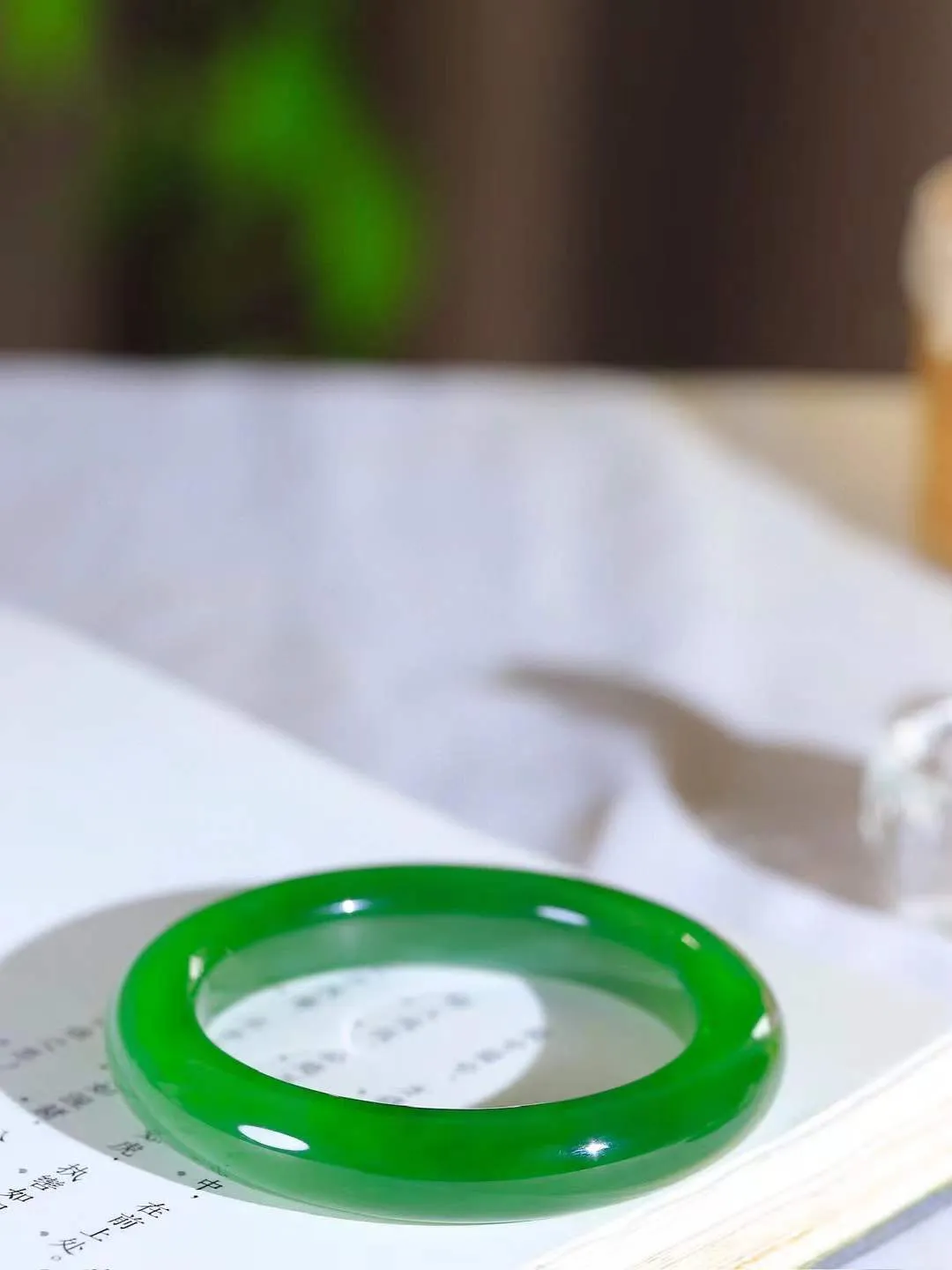 【碧色荡漾·手镯】

收藏传家级臻品和田玉碧玉猫眼手镯，玉质细腻温润，手感舒适，️线条流畅，