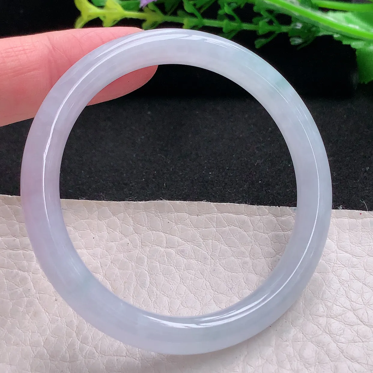 n小圈口51*7.2*7叮当镯 天然缅甸翡翠a 货白月光圆条玉镯子 玉手环