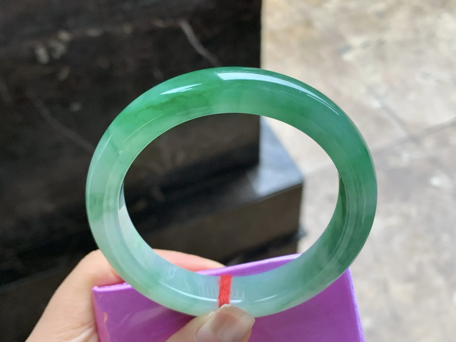 59-12.3-8.9

辣绿色手镯^_^颜色浓郁 鲜艳