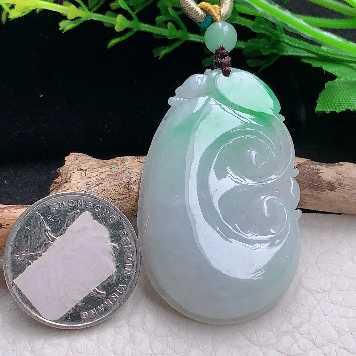 zen自然光48.6*30.6*7.2天然缅甸翡翠飘绿如意 事事顺玉吊坠 毛衣坠