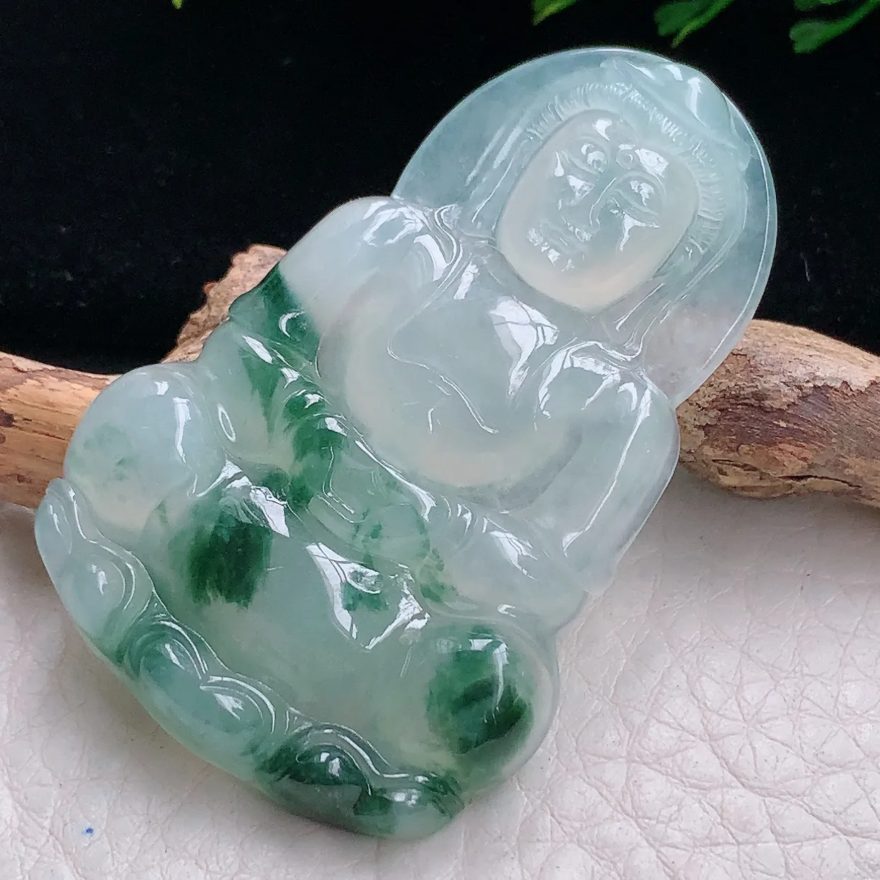 zzx自然光56*37*6天然缅甸翡翠a 货冰飘花正庄观音 玉观音玉吊坠 玉挂件