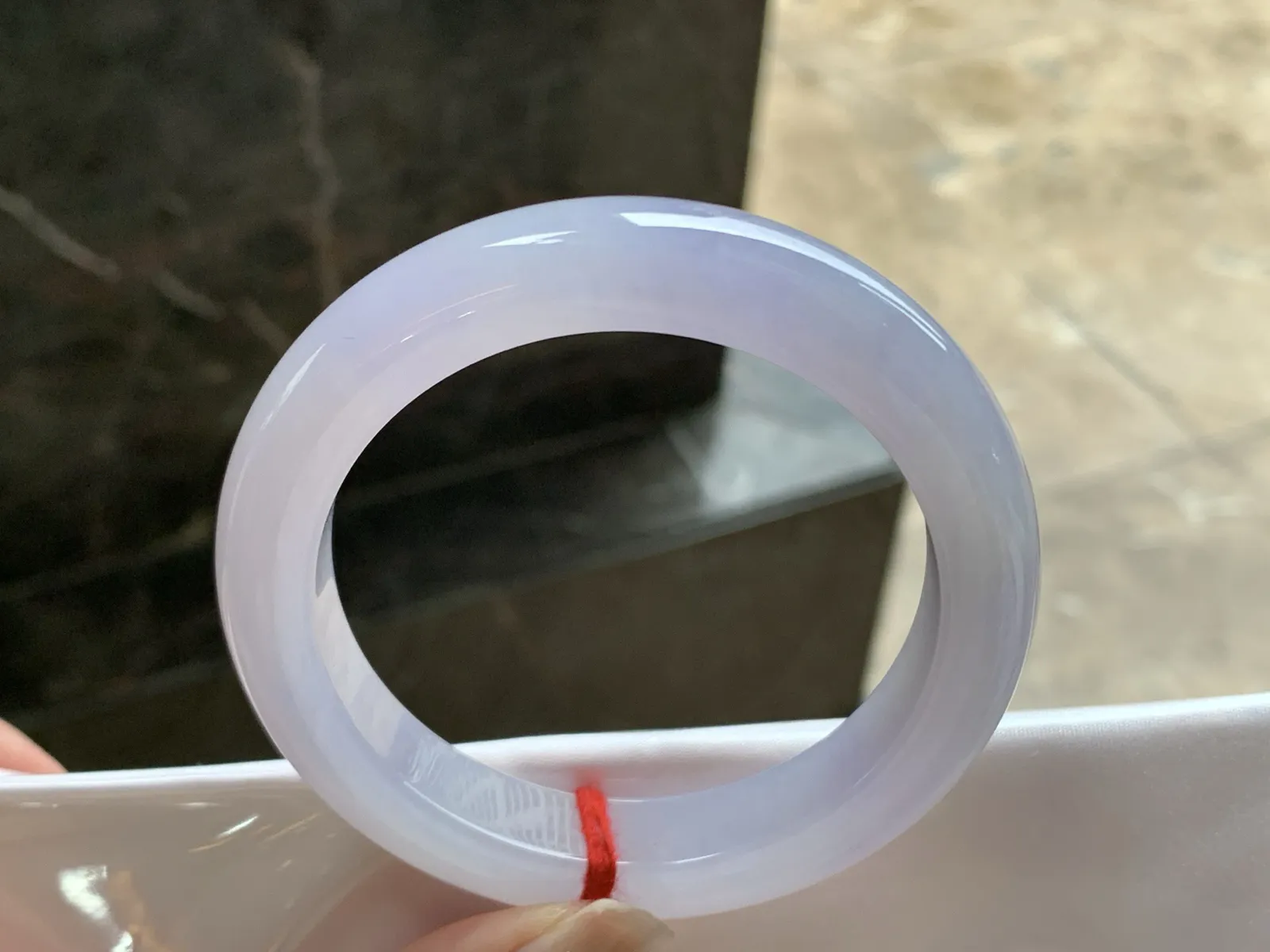 55.5-11.5-9.8

紫罗兰手镯^_^玉质温润