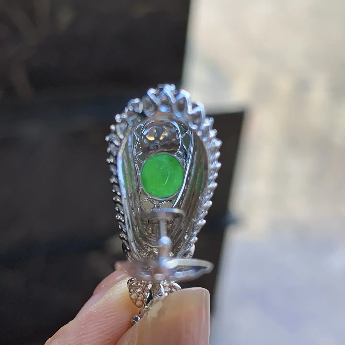 金钻镶嵌辣绿色豆子^_^鲜艳