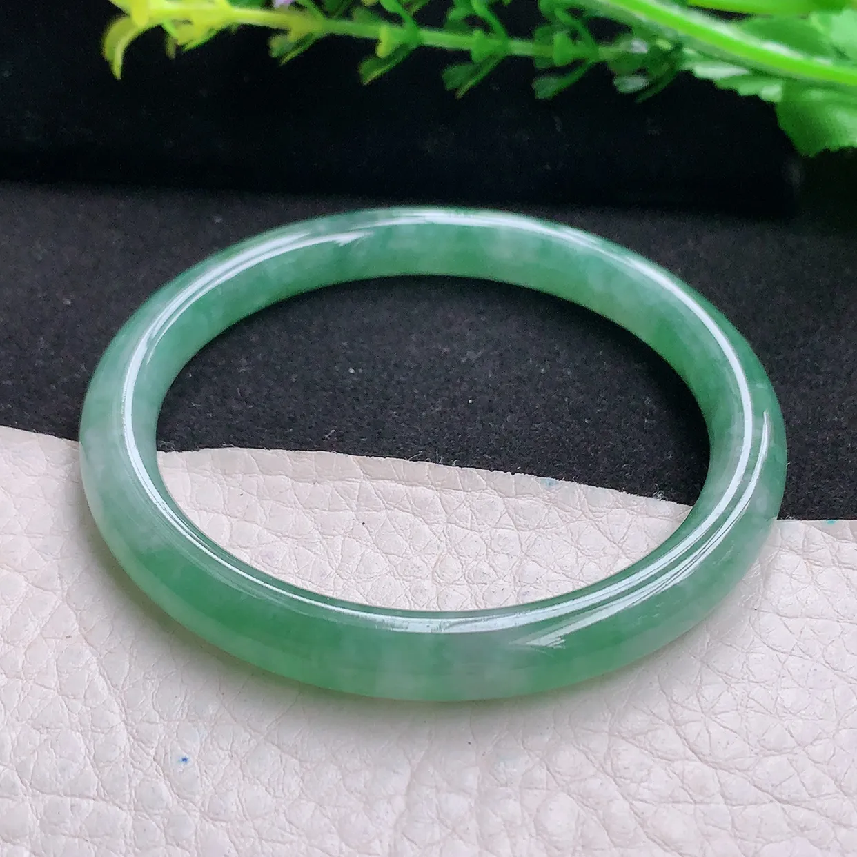 xh小圈口53*7叮当镯 天然缅甸翡翠a货手镯冰飘花秀气圆条玉镯子