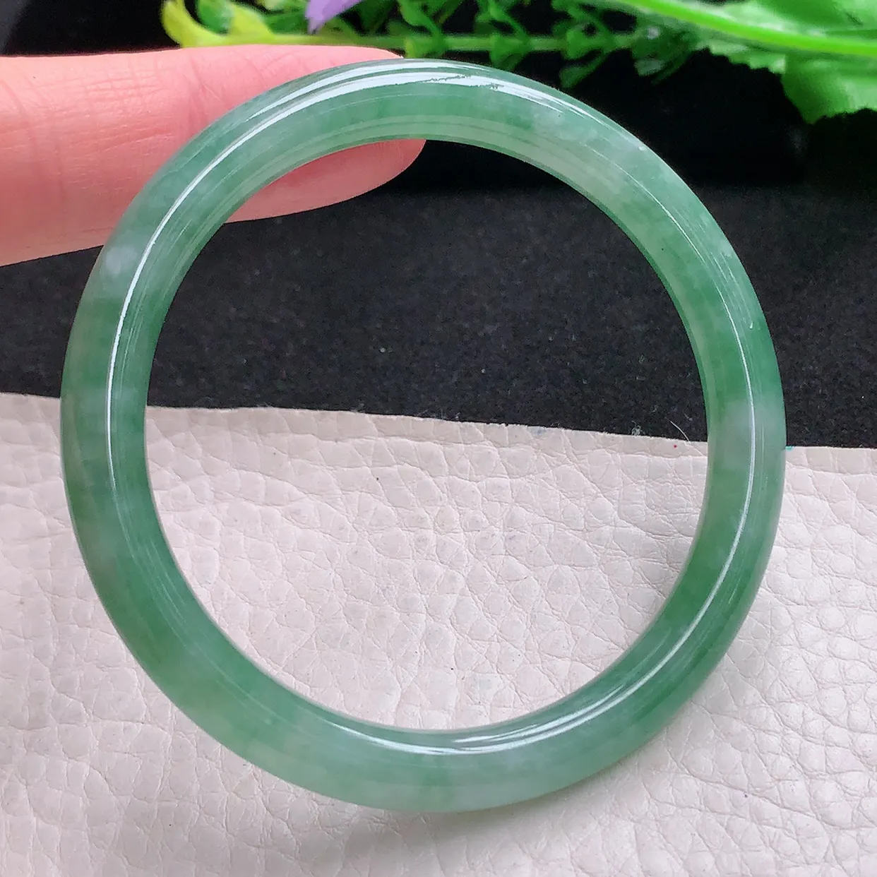 xh小圈口53*7叮当镯 天然缅甸翡翠a货手镯冰飘花秀气圆条玉镯子