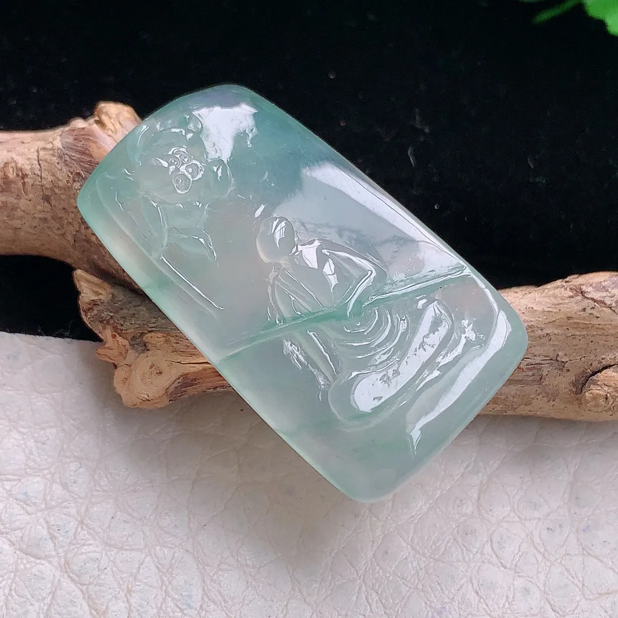 lz自然光33.8*19.5*6.8天然缅甸翡翠冰晴花开见佛玉吊坠 玉挂件