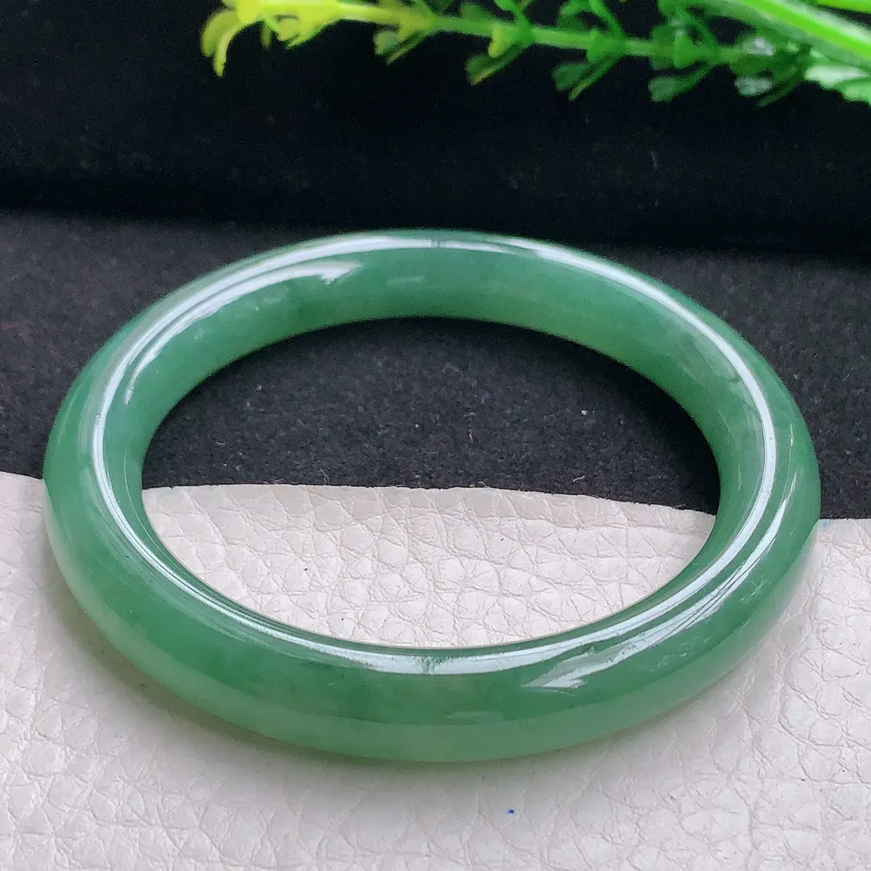 n小圈口52*8.8*8.5叮当镯 天然缅甸翡翠a 货冰胶满绿圆条玉镯子 玉手环