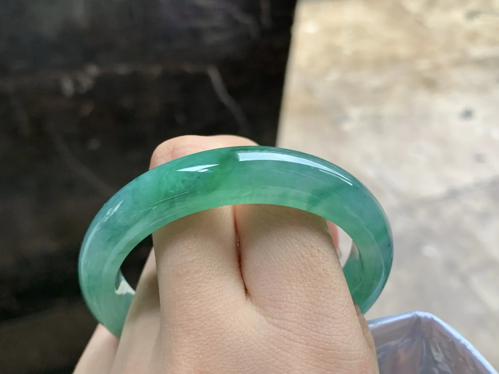 51-11.3-7.8

冰油绿手镯^_^鲜艳 油润