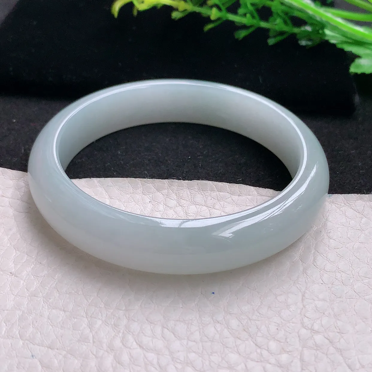 ll自然光57*12.3*7.6平安镯 天然缅甸翡翠a 货白月光宽边玉镯子 玉手环