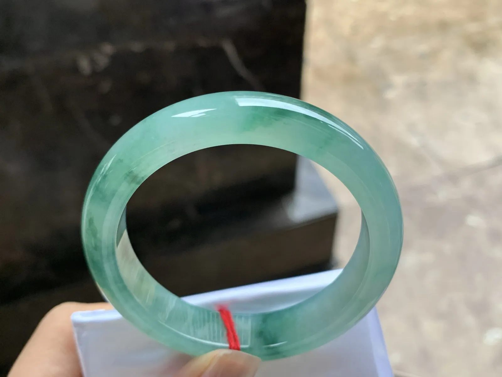 54-12.4–8.1

飘花手镯^_^玉质温润