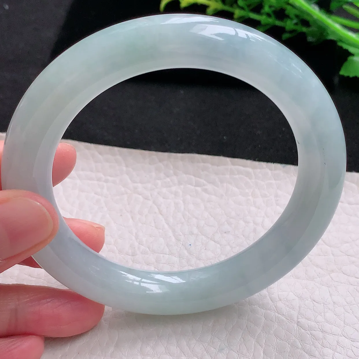 Nc大圈口61.5*11.5*11.8胖圆镯 天然缅甸翡翠a 货清爽冰胶圆条大气玉镯子