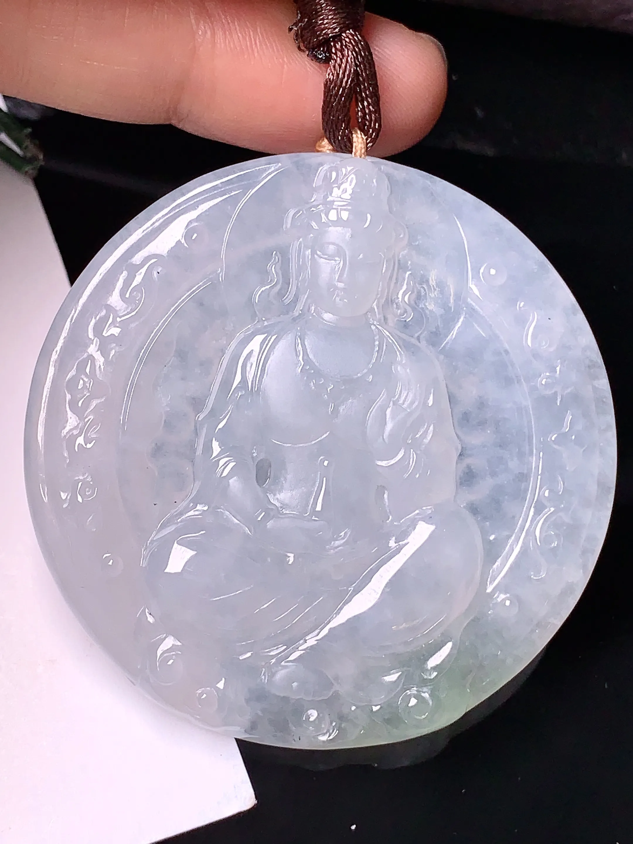 冰种观音菩萨吊坠 玉质细腻 色泽清新艳丽 整体尺寸50*6.5