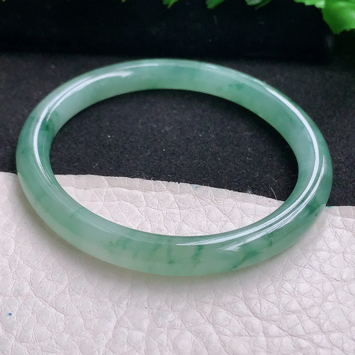 xh小圈口53.8*48*6.6贵妃圆镯 天然缅甸翡翠冰飘花圆条蛋形玉镯子