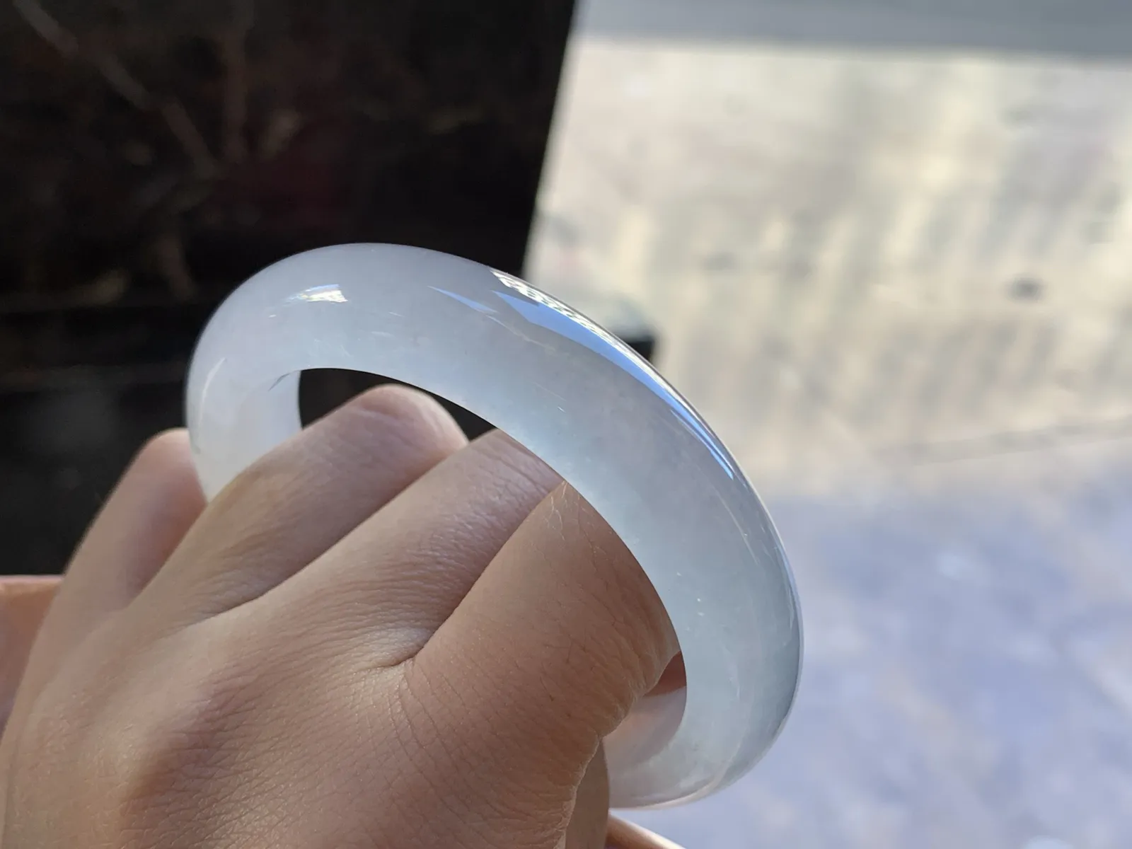 52.5-12.3-8.7

冰种手镯^_^荧光十足 透亮完