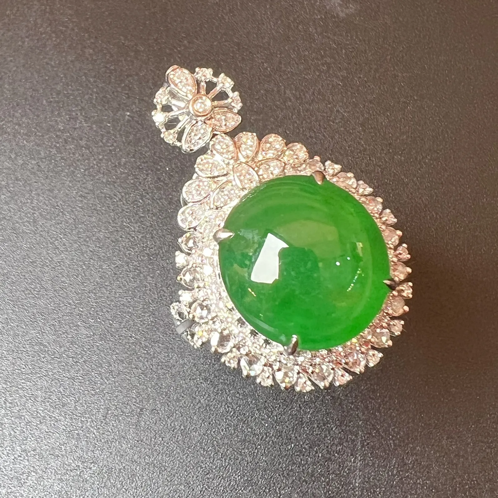 满绿双用款：戒指+坠种色俱佳，整体尺寸31.7*20.8*14.2 裸石尺寸14.8*14.1*5.2