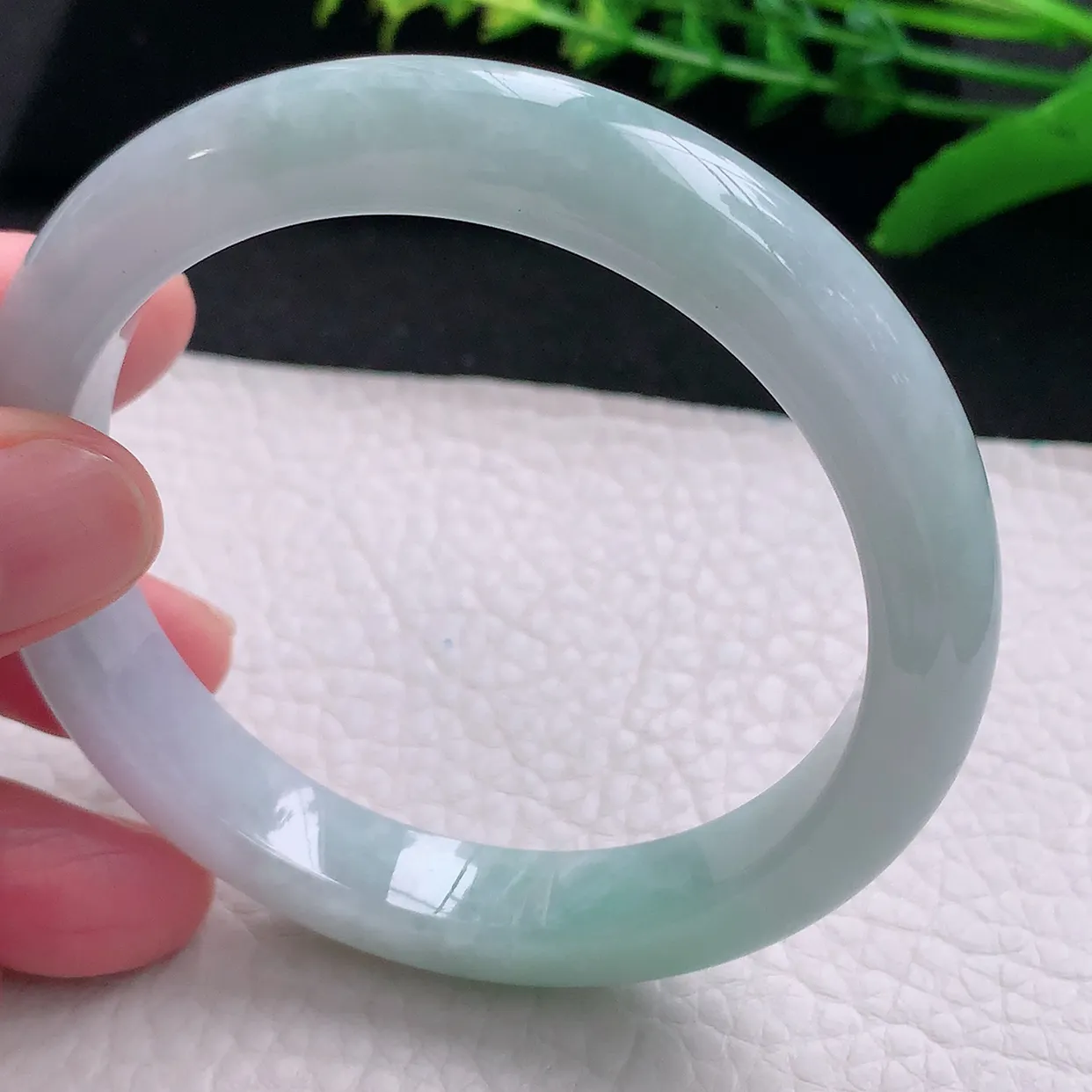 n自然光58*11*8.5平安镯 天然缅甸翡翠a 货清新宽边玉镯子 玉手环