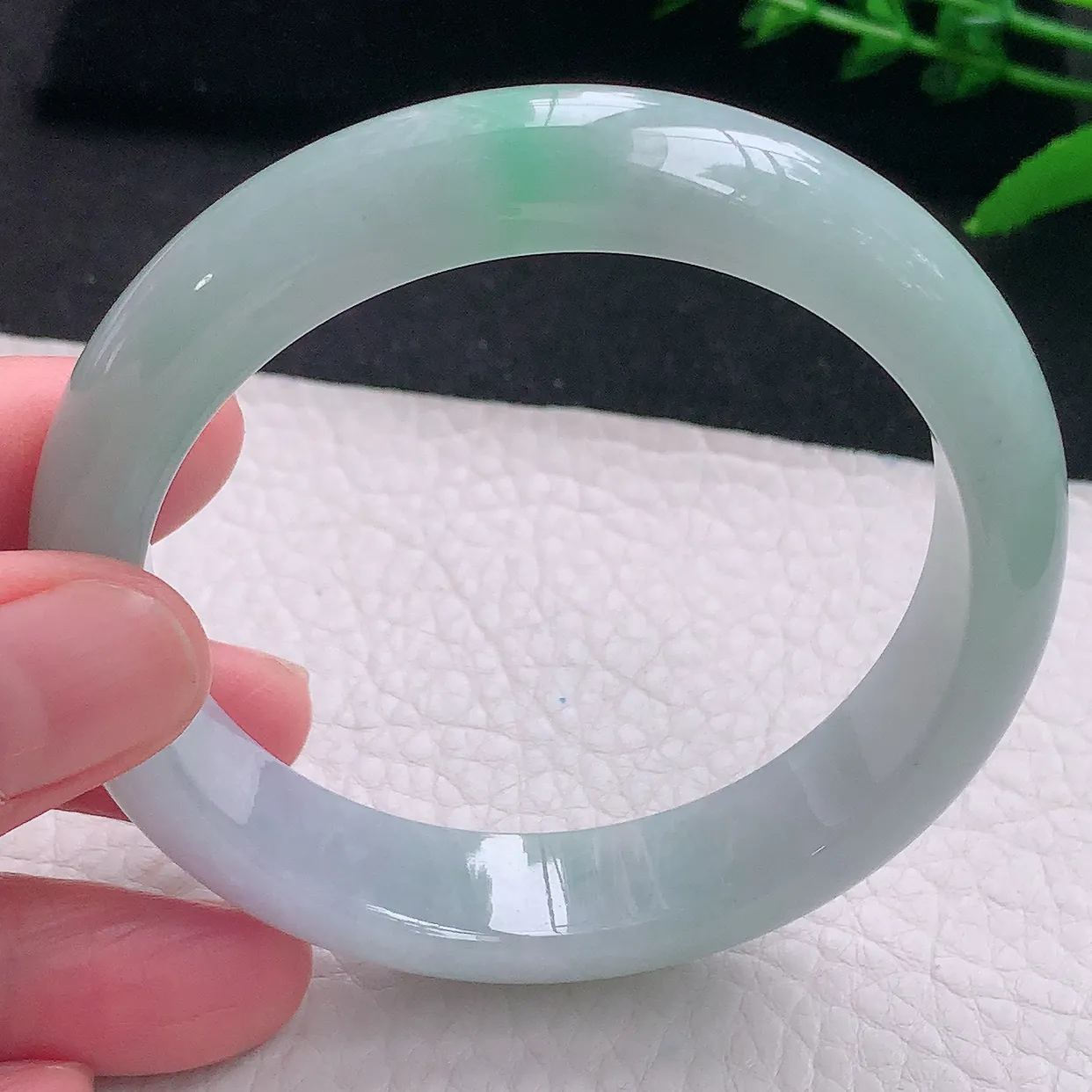 js自然光57*13.3*8.3平安镯 天然缅甸翡翠a 货清秀宽边玉镯子