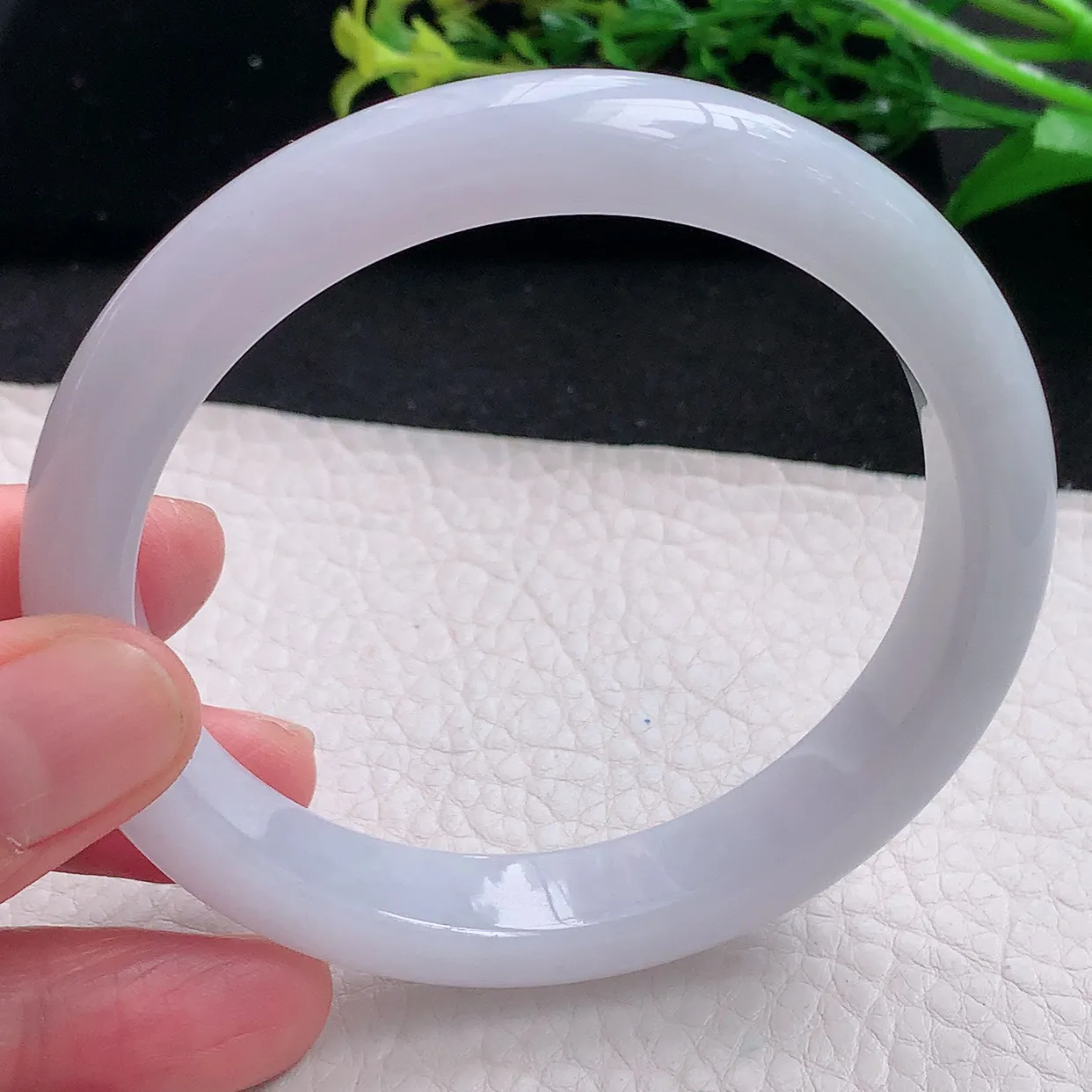 z大圈口62*11.5*8.2平安镯 天然缅甸翡翠a 货白月光大气宽边玉镯子 玉手环