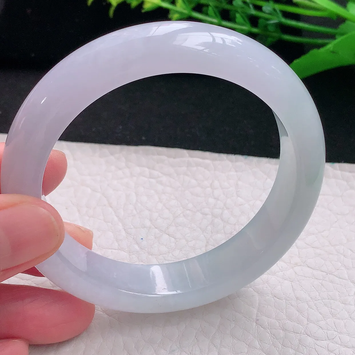 js自然光58*13.5*8.5平安镯 天然缅甸翡翠a 货冰纯宽边玉镯子