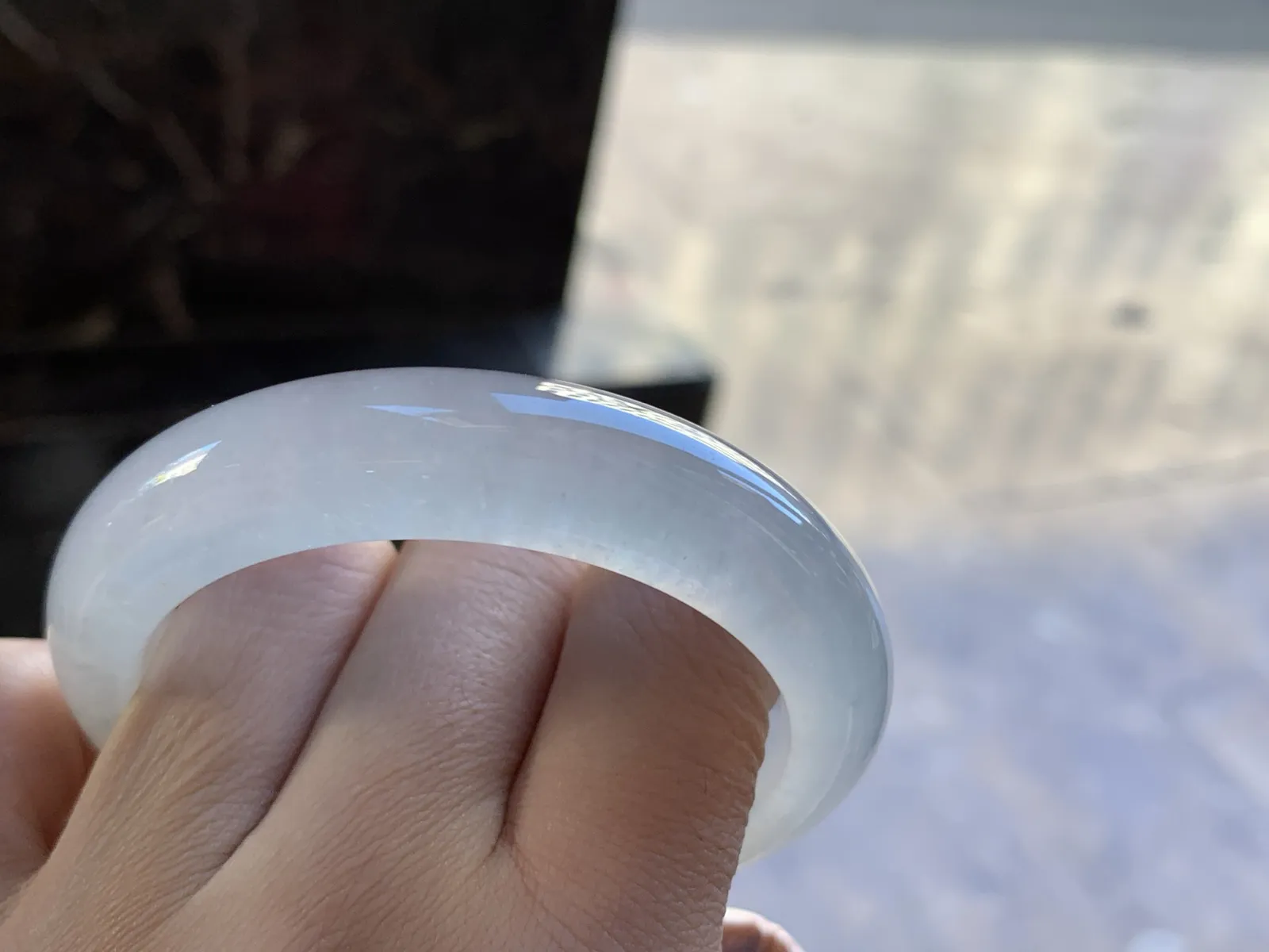 52.5-12.3-8.7

冰种手镯^_^荧光十足 透亮完