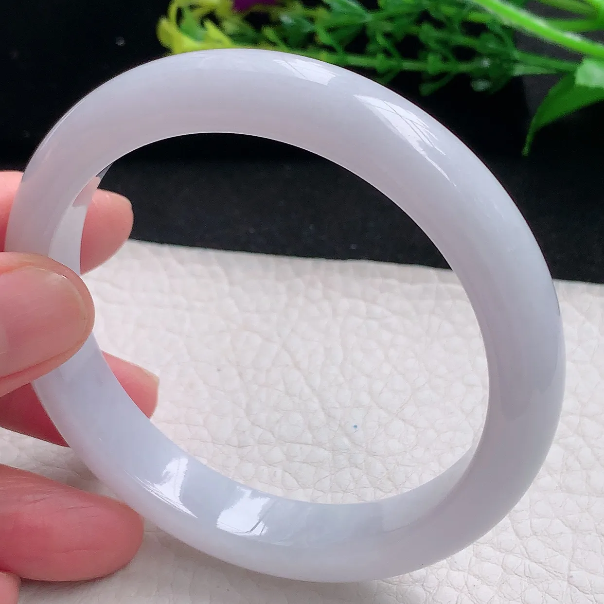 z大圈口60*11.8*8.2平安镯 天然缅甸翡翠a 货白月光宽边玉镯子 玉手环