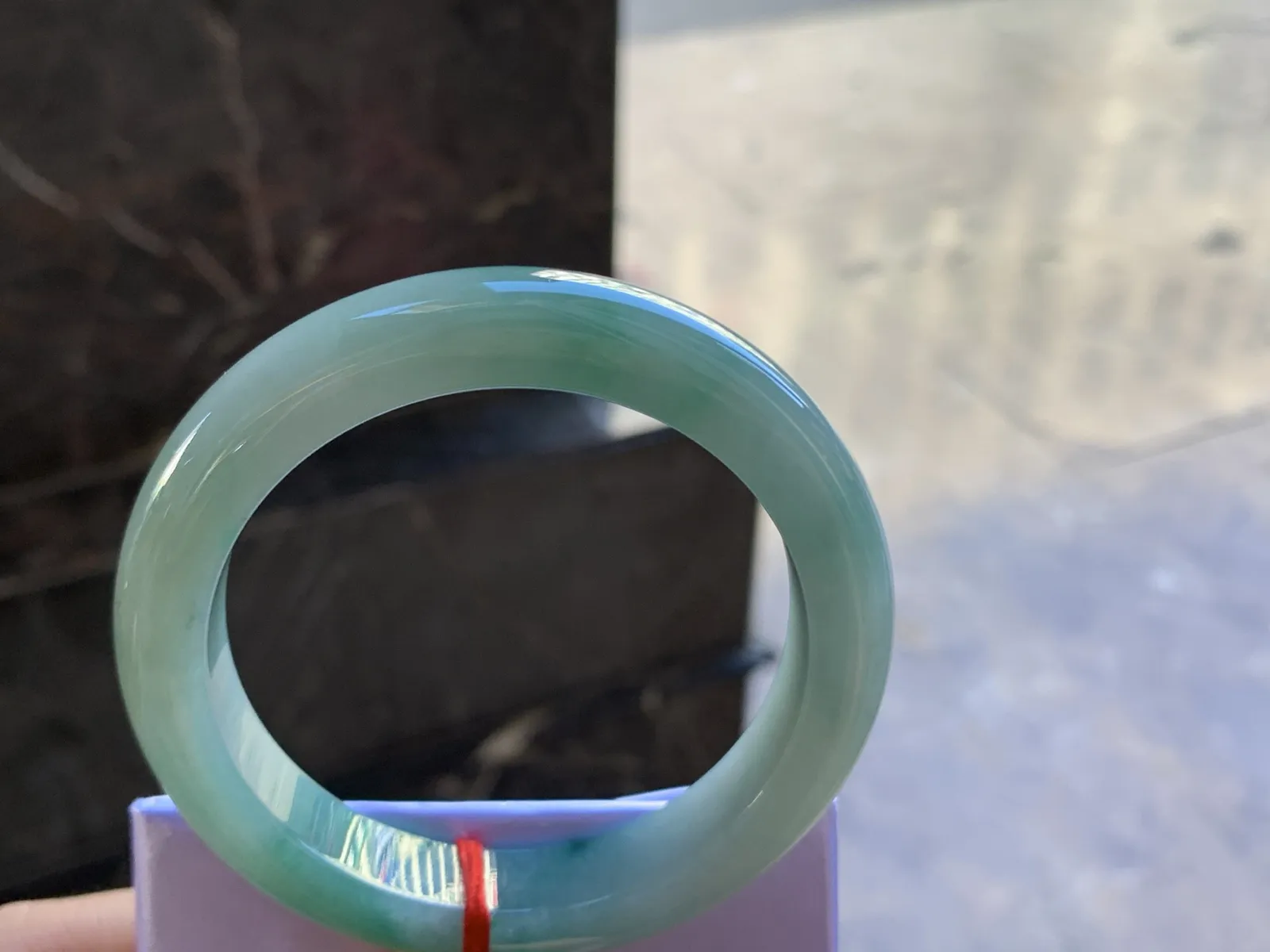 56-11.4-9.1

带色手镯^_^玉质温润