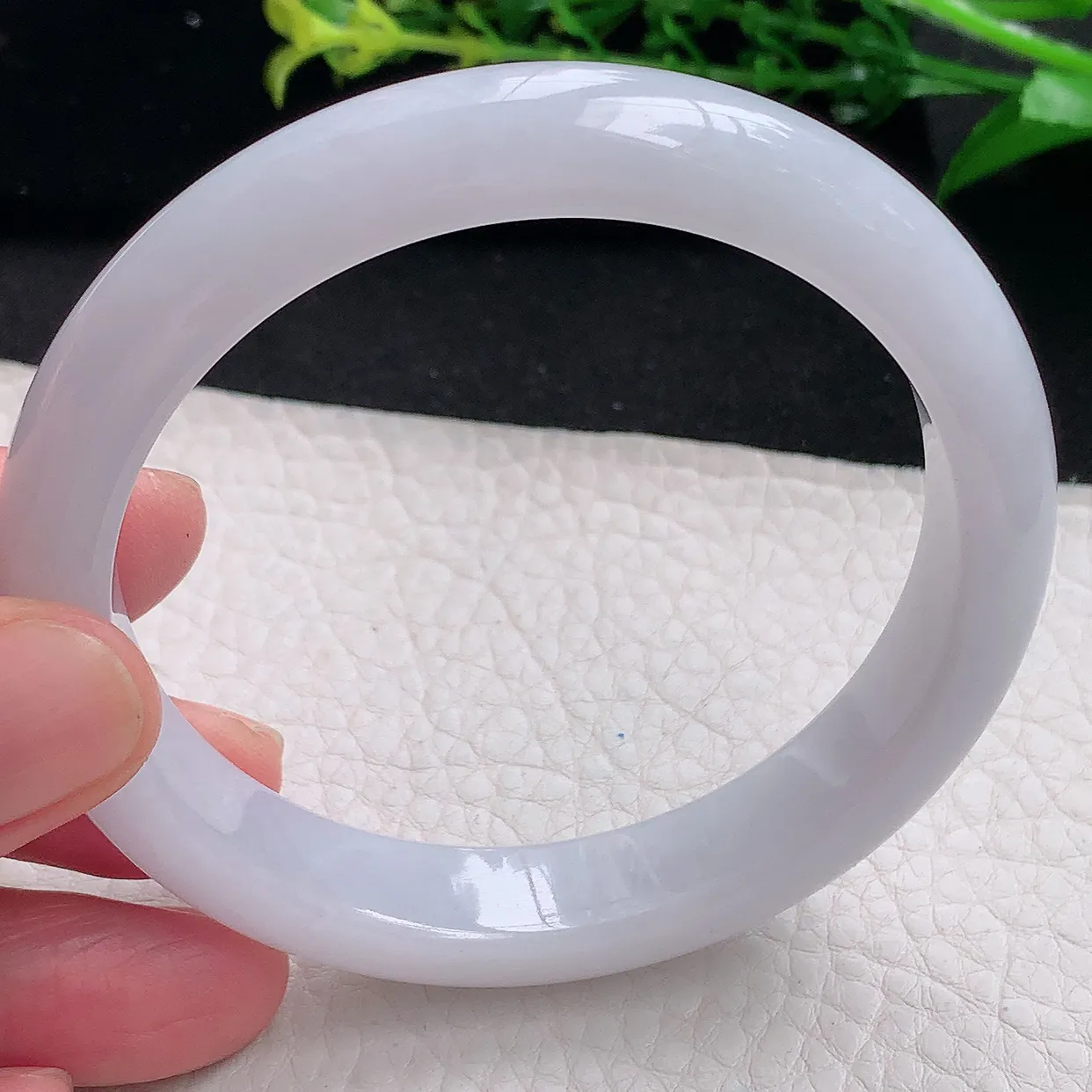 z大圈口60*11.8*8.2平安镯 天然缅甸翡翠a 货白月光宽边玉镯子 玉手环