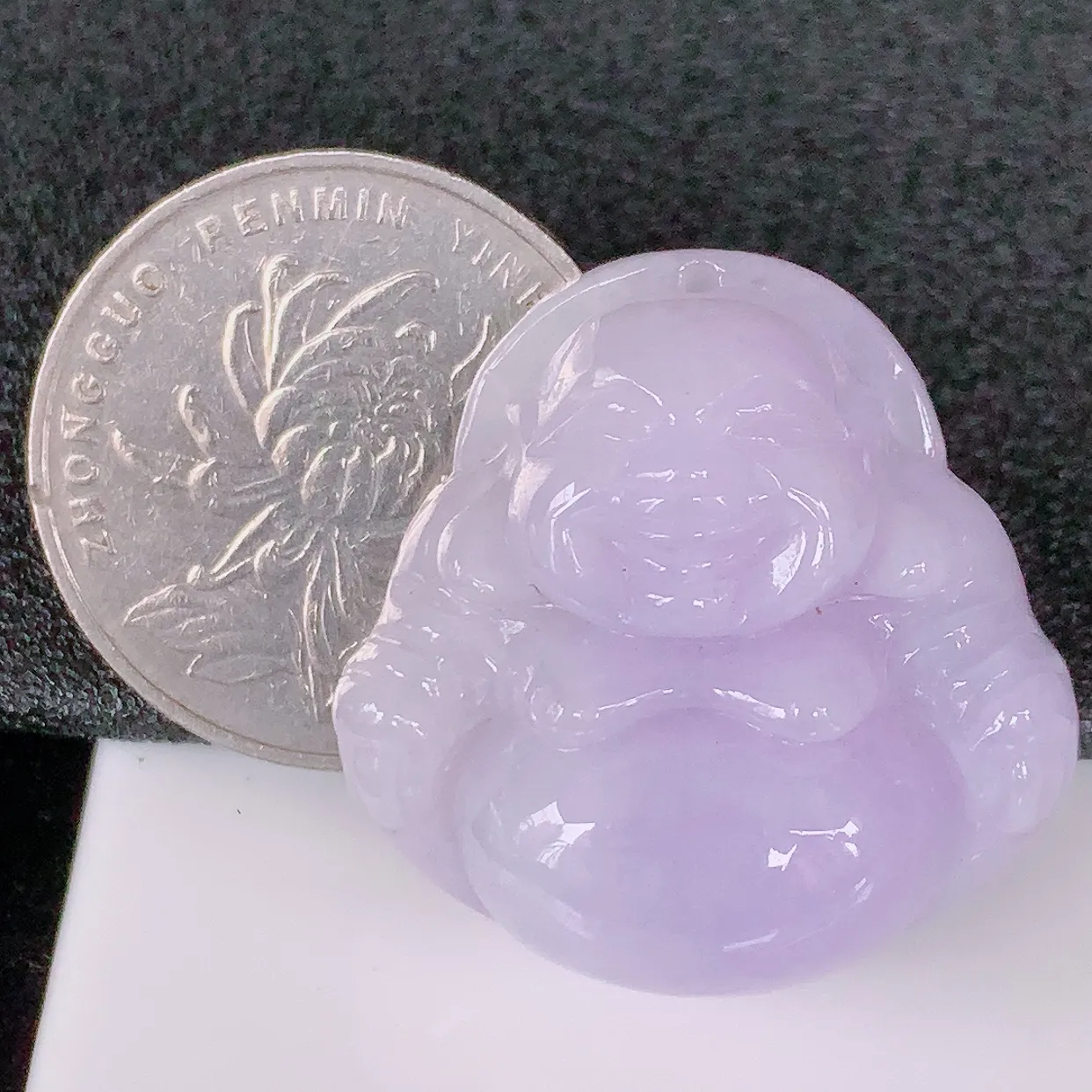 自然光实拍，冰润紫罗兰翡翠佛公吊坠，玉笑佛，饱满，开脸喜庆，配戴优雅迷人！#75.2