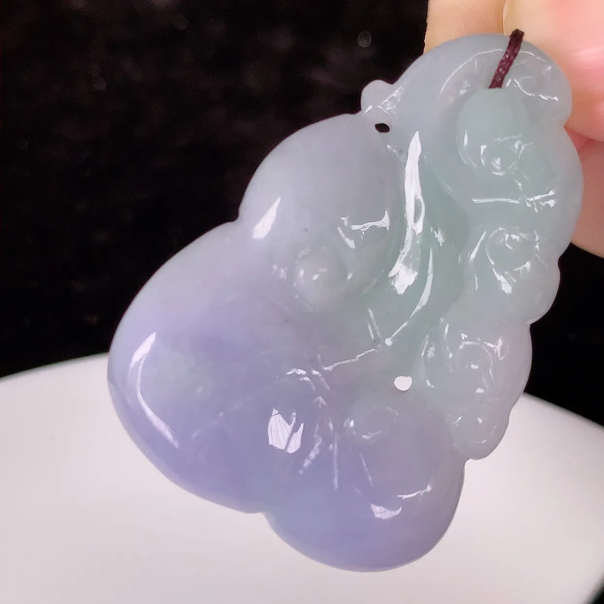 自然光实拍，冰润紫罗兰翡翠万事如意吊坠，种老水足，雕工精湛 ，寓意美好，佩戴时尚出众！#1.2