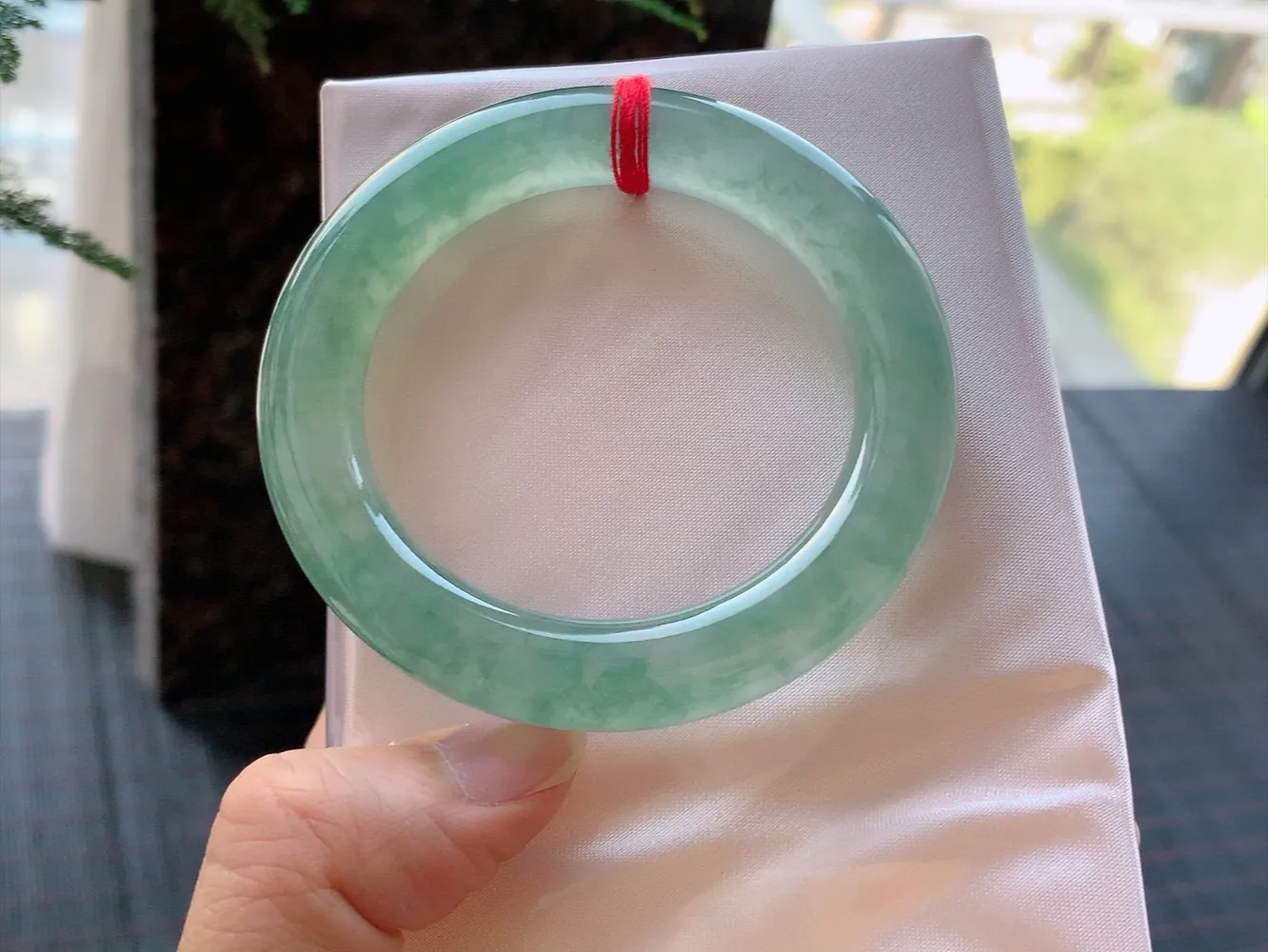 圆条高冰飘花 无瑕 尺寸:50.4/10.1 花美 种水好