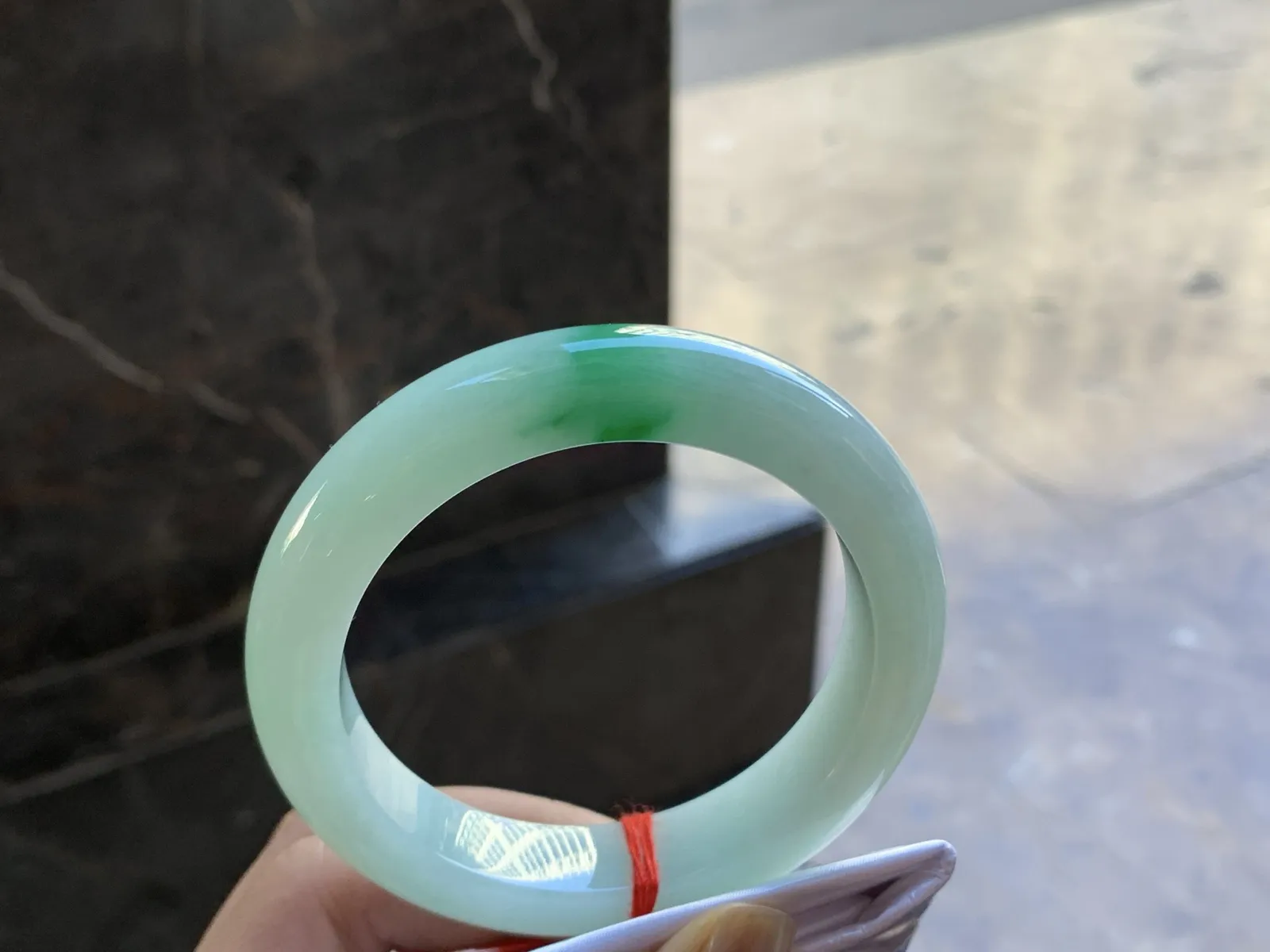 56.5-12.5-9.6

带色手镯^_^色阳