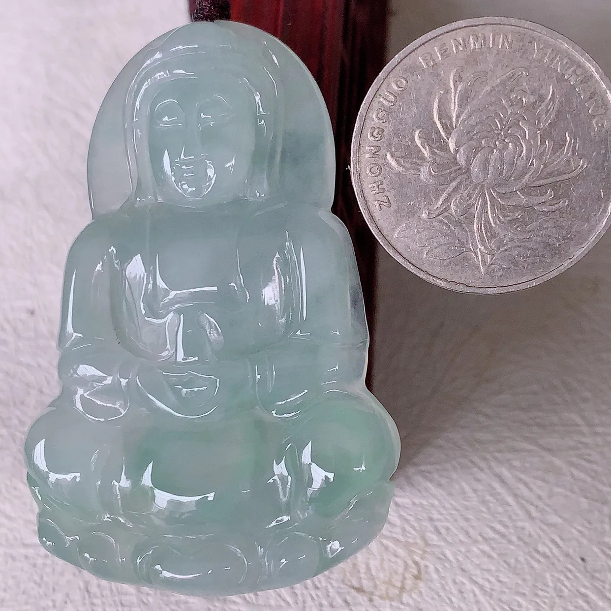 自然光实拍，冰胶观音吊坠，赐福翡翠观音，冰透，观音庇佑守护 ，送礼或自留佳选！#46.2