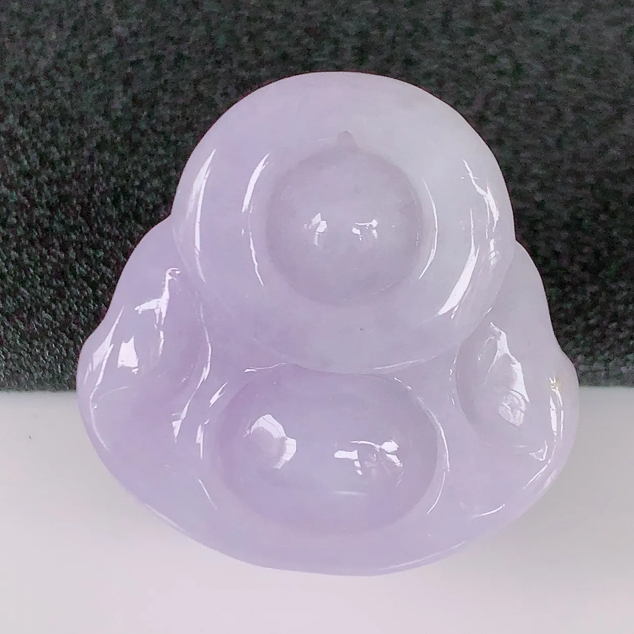 自然光实拍，冰润紫罗兰翡翠佛公吊坠，玉笑佛，饱满，开脸喜庆，配戴优雅迷人！#75.2