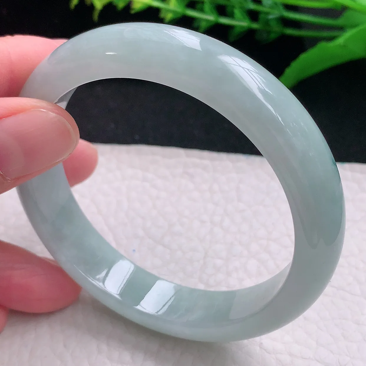 hy自然光58*13*7.7平安镯 天然缅甸翡翠a 货飘花清爽宽边玉镯子