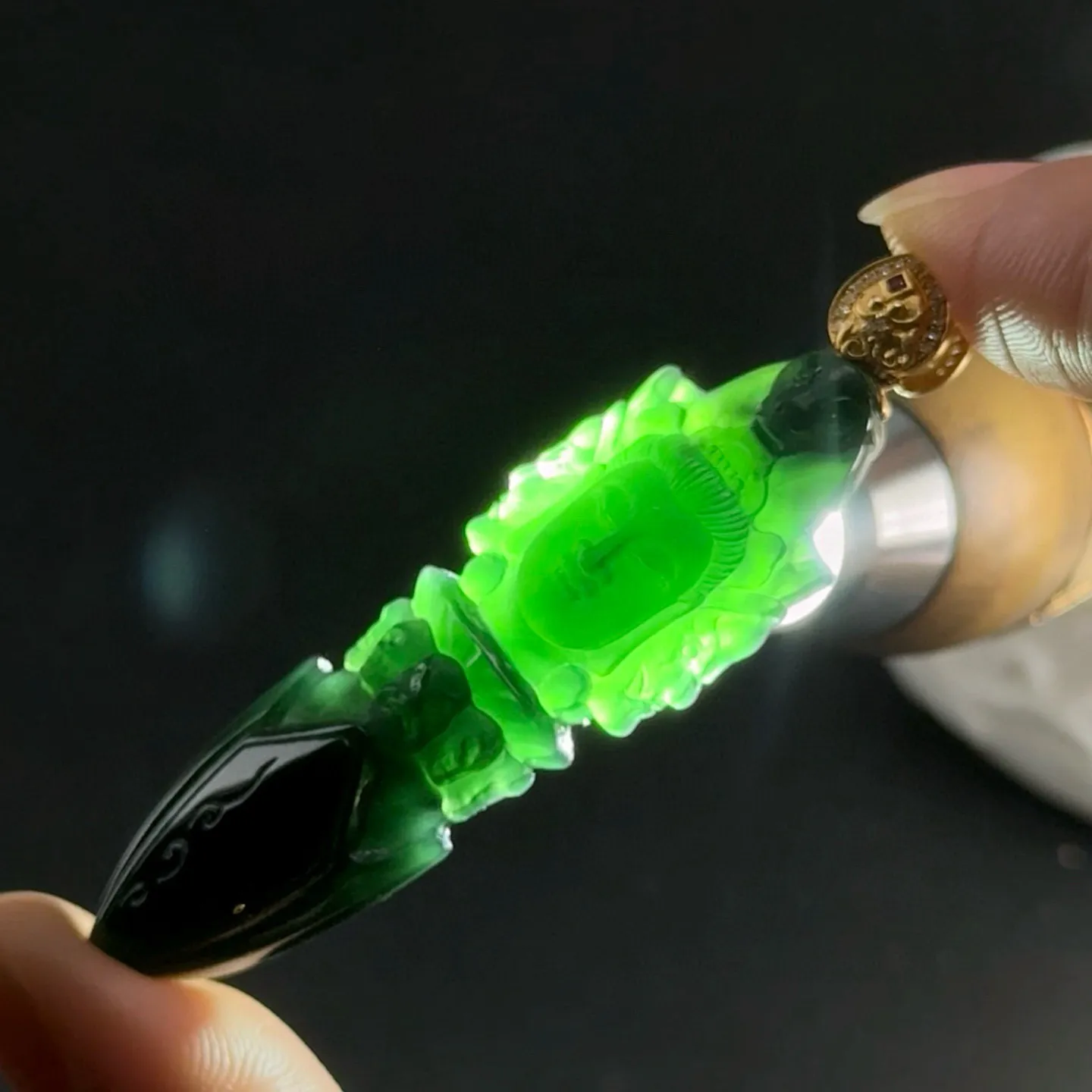 精品18k墨翠降魔杵 种好色正 黑度极好 打灯通透 油性十足  尺寸61.2