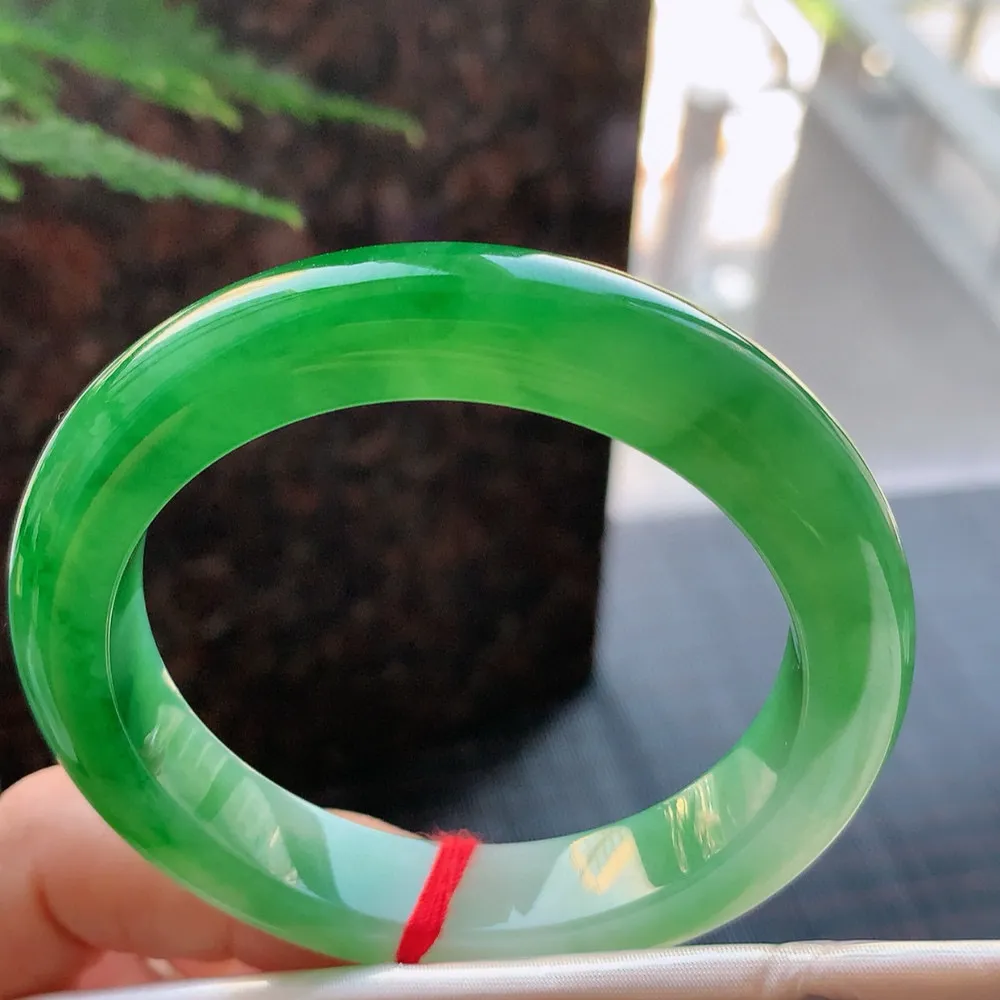 正圈冰阳绿 无瑕 尺寸:54.1/11.7/9尽头 色阳