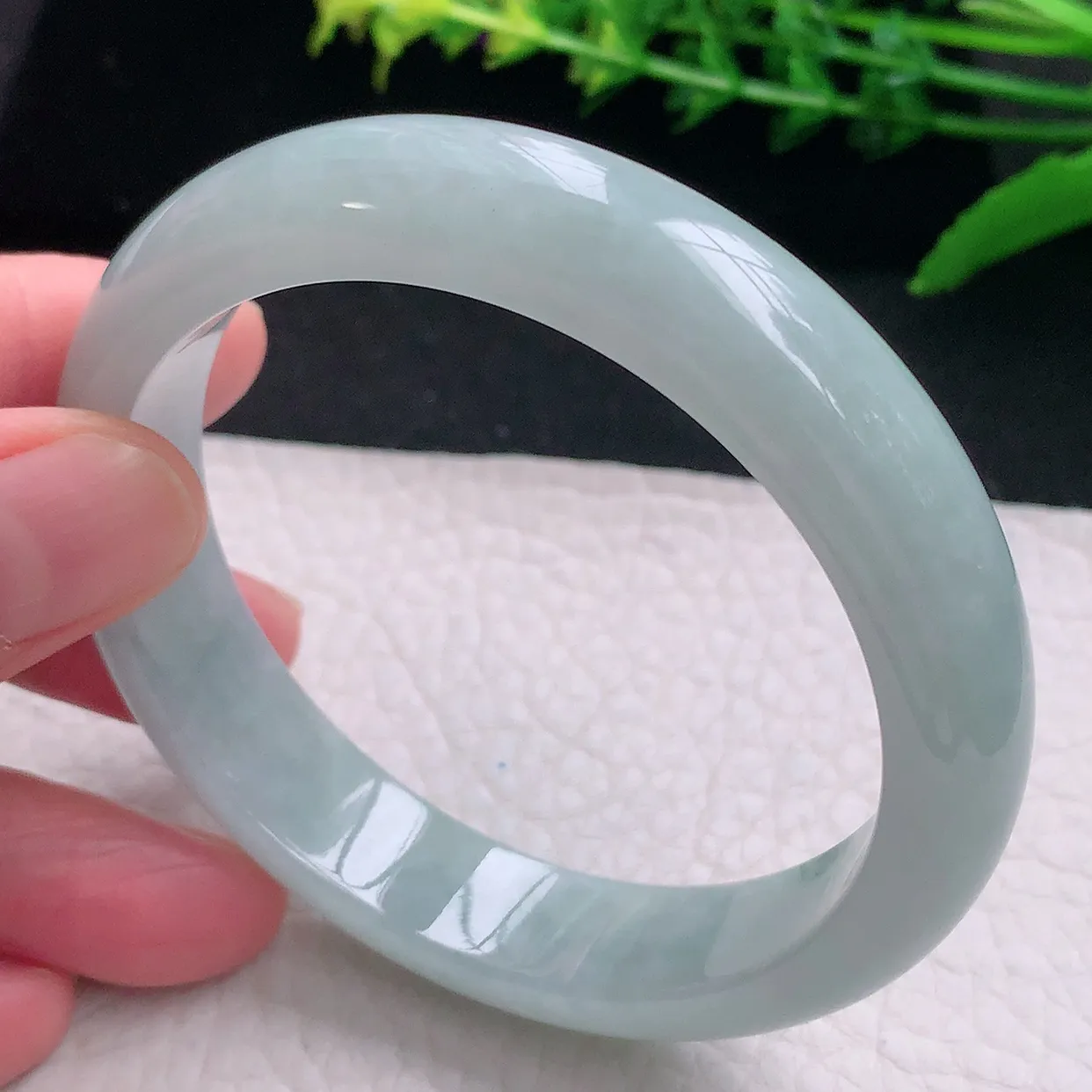 hy自然光58*13*7.7平安镯 天然缅甸翡翠a 货飘花清爽宽边玉镯子