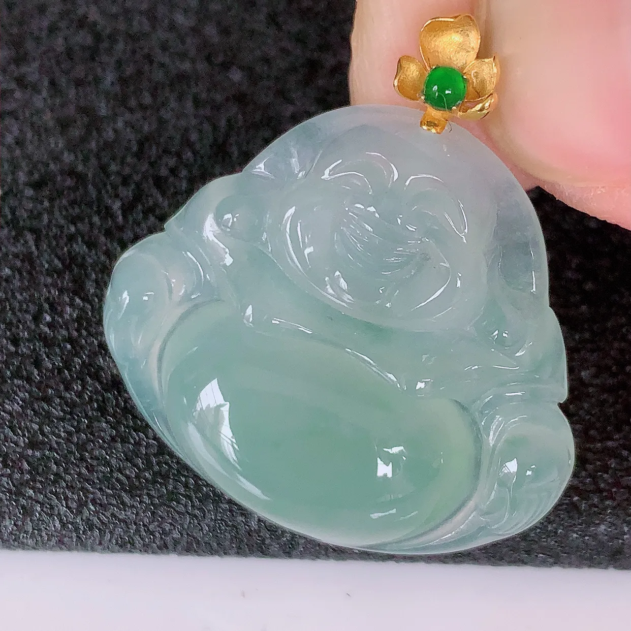 18K金镶嵌冰种翡翠佛公吊坠，玉笑佛，饱满，开脸喜庆，配戴优雅迷人！#49.12整体27裸石25*2